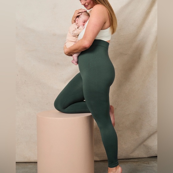 BLANQI EVERYDAY Highwaist Postpartum + Nursing Support Leggings - Picture 2 of 9